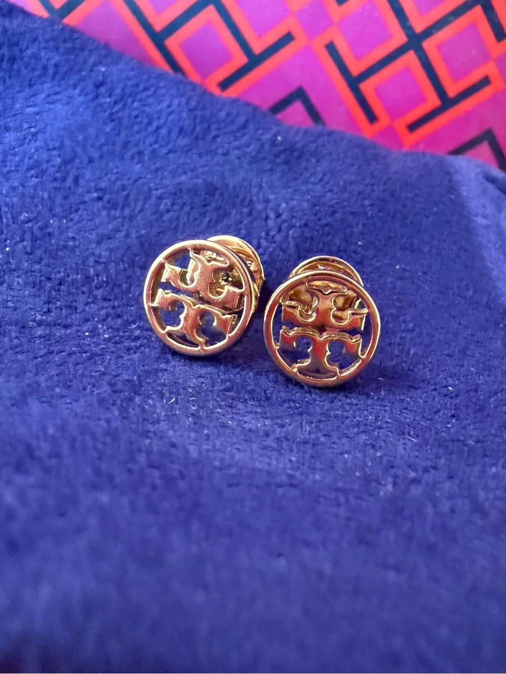 TORY BURCH Miller Icon Stud Earrings in 18k Plated Gold